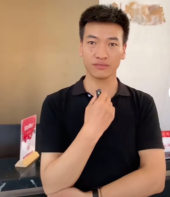 一杯梁白开的第一张照片--长汀交友网